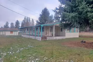 813 Couch Ave, Wallowa, OR 97885 - Photo 2