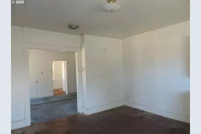 314 NW Second St, Grass Valley, OR 97029 - Photo 22