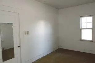 314 NW 2nd St, Grass Valley, OR 97029 - Photo 14