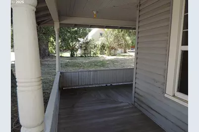 314 NW Second St, Grass Valley, OR 97029 - Photo 2