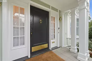 1767 SW Prospect Dr, Portland, OR 97201 - Photo 2