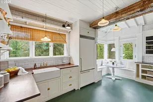 1767 SW Prospect Dr, Portland, OR 97201 - Photo 8