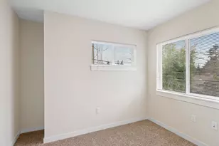 138 NE 109th Ave, Portland, OR 97220 - Photo 24