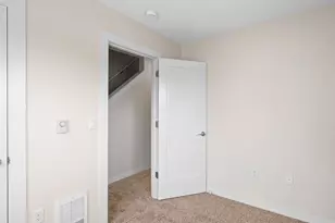 138 NE 109th Ave, Portland, OR 97220 - Photo 26