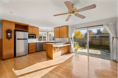 356 NE 108th Pl, Portland, OR 97220 - Photo 6