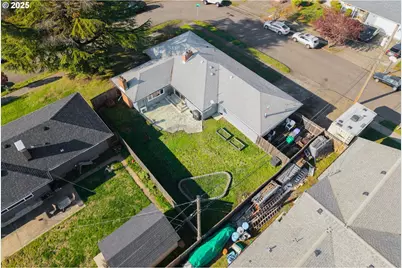 356 NE 108th Pl, Portland, OR 97220 - Photo 24