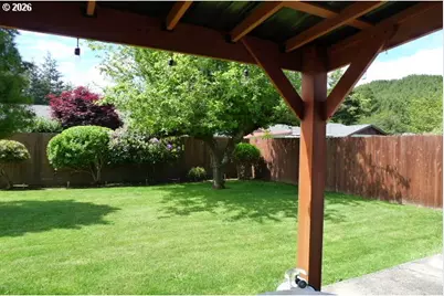 412 Camellia Ct, Reedsport, OR 97467 - Photo 12