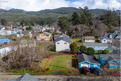 132 S Dolpin St, Rockaway Beach, OR 97136 - Photo 1