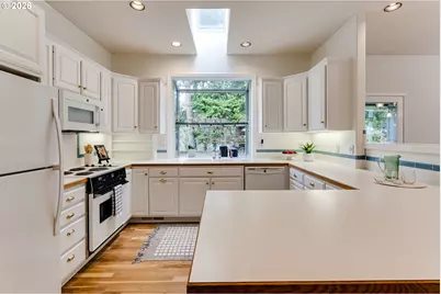 2572 W 28th Ave, Eugene, OR 97405 - Photo 12