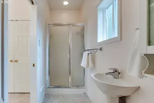 2572 W 28th Ave, Eugene, OR 97405 - Photo 32