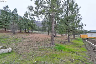 2425 W 15th St #34, The Dalles, OR 97058 - Photo 4