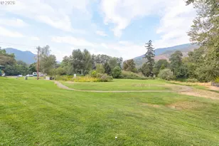 815 Pine St, Rogue River, OR 97537 - Photo 18