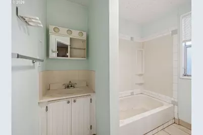 6629 SE 64th Ave, Portland, OR 97206 - Photo 14