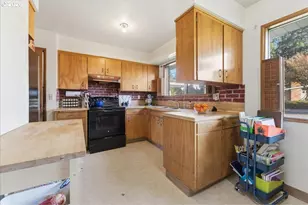 20155 SW Boones Ferry Rd, Tualatin, OR 97062 - Photo 10