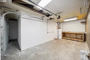 15445 SE Stephens Ct, Portland, OR 97233 - Photo 32