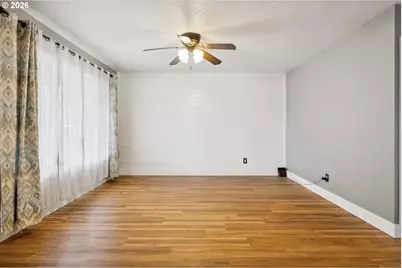 15445 SE Stephens Ct, Portland, OR 97233 - Photo 8