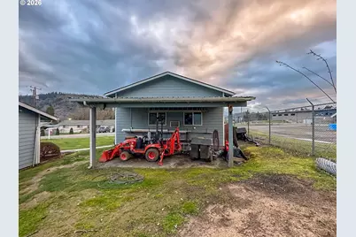 61 SW Oak St, Winston, OR 97496 - Photo 30