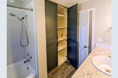 61 SW Oak St, Winston, OR 97496 - Photo 10