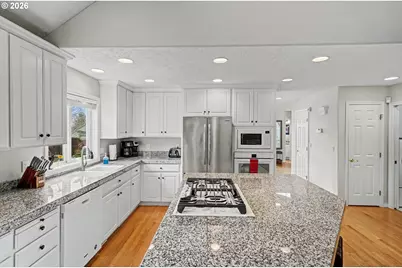 2874 Laurelwood Ct, Salem, OR 97304 - Photo 16