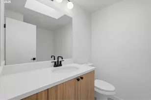 9827 N Ivanhoe St, Portland, OR 97203 - Photo 16