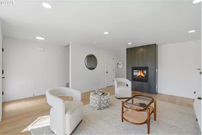 9827 N Ivanhoe St, Portland, OR 97203 - Photo 4