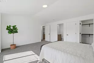9827 N Ivanhoe St, Portland, OR 97203 - Photo 12