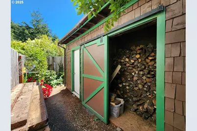 1126 Washington St, Port Orford, OR 97465 - Photo 26