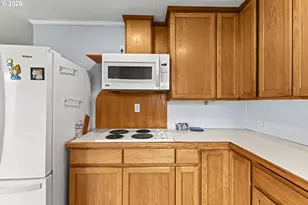 456 N Cammann St, Coos Bay, OR 97420 - Photo 12