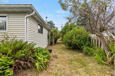 456 N Cammann St, Coos Bay, OR 97420 - Photo 24