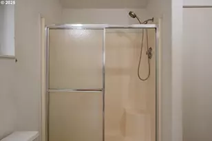 2155 Robins Ln SE, Salem, OR 97306 - Photo 16