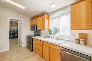 2155 Robins Ln SE, Salem, OR 97306 - Photo 10