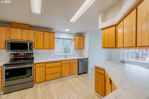 2155 Robins Ln SE, Salem, OR 97306 - Photo 28