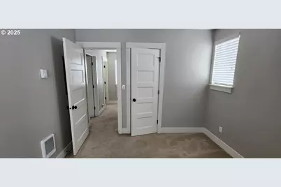 4417 N Gantenbein Ave, Portland, OR 97217 - Photo 32