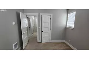 4417 N Gantenbein Ave, Portland, OR 97217 - Photo 32