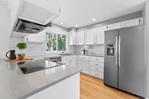 17527 SW McKnight Ln, Beaverton, OR 97006 - Photo 18