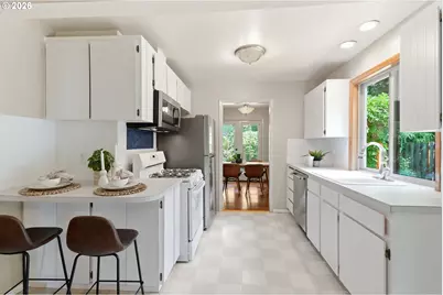 8390 SW Godwin Ct, Portland, OR 97223 - Photo 10