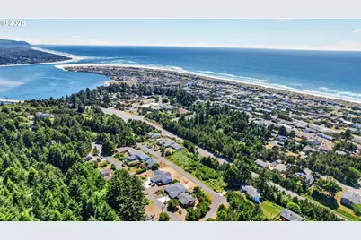 1902 NW Cedar Crest Pl, Waldport, OR 97394 - Photo 2