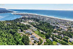 1902 NW Cedarcrest Pl, Waldport, OR 97394 - Photo 2