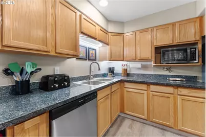 3368 SW Delaney Pl, Portland, OR 97225 - Photo 14