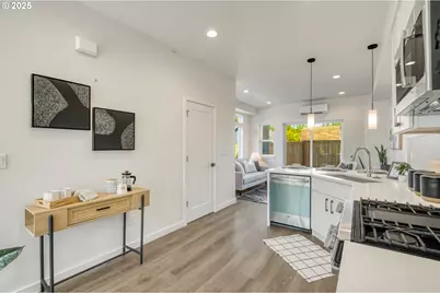 6802 NE 6th Ave, Portland, OR 97211 - Photo 4