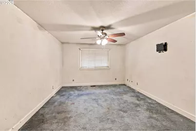 30875 SW 5th St, Lebanon, OR 97355 - Photo 16