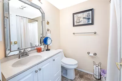4059 Donald St #F, Eugene, OR 97405 - Photo 20