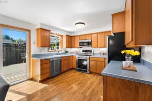 3211 SE 66th Ave, Portland, OR 97206 - Photo 8