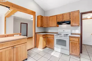 1220 Eugene St, Hood River, OR 97031 - Photo 16