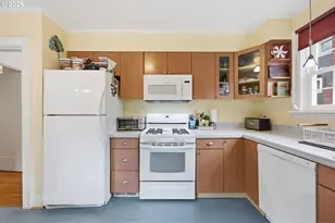 3136 NE Couch St, Portland, OR 97232 - Photo 14