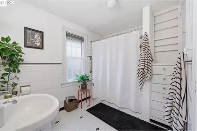 3136 NE Couch St, Portland, OR 97232 - Photo 30