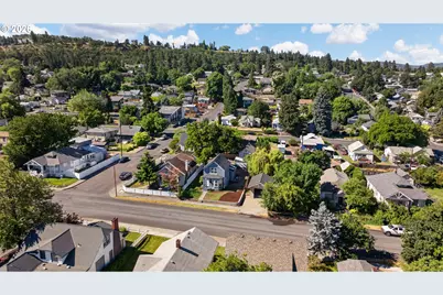 404 W 9th St, The Dalles, OR 97058 - Photo 36