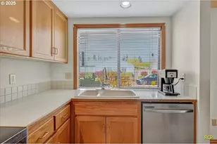 2332 NE 158th Ave, Portland, OR 97230 - Photo 14