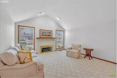 2332 NE 158th Ave, Portland, OR 97230 - Photo 4