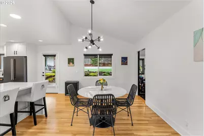 5619 SW Windsor Ct, Portland, OR 97221 - Photo 10